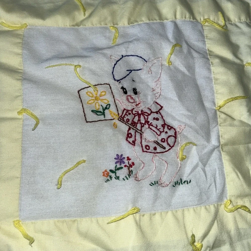 Vintage Baby Blanket Quilt. Pigs. Piggies.‎ 42 X 52. Yellow.